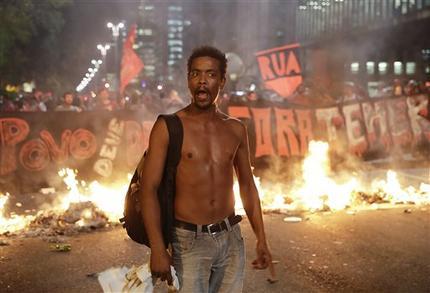 Movilizacion en Sao Paulo en defensa de Rousseff, anoche