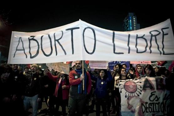 Una manifestación por la legalización del aborto en Santiago 
