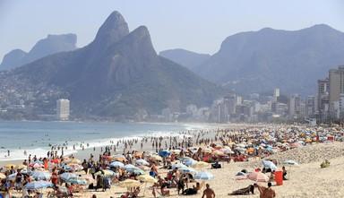 Las concurridas playas de Rio, ayer