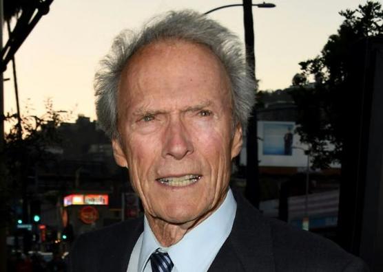 El director Clint Eastwood asiste a la proyección de su filme "Sully"
