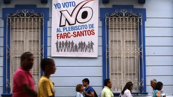 La derrota electoral de Santos hace peligrar la paz