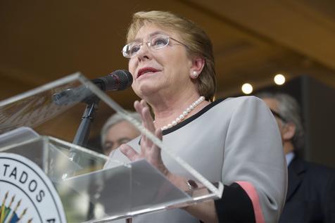 Bachelet durante su anuncio