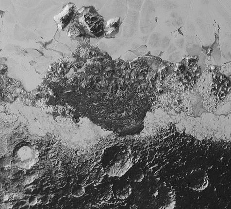 Primer plano de la superficie de Pluton, según tomas de la sonda New Horizons