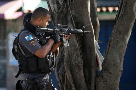 Operativos policiales en favela carioca
