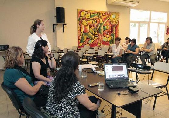 Mesa panel sobre prevención de violencia de género. Fotografía: Luis Ferrando