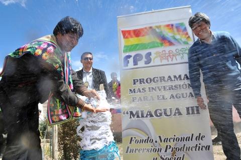 Evo Morales anuncia agua para todos