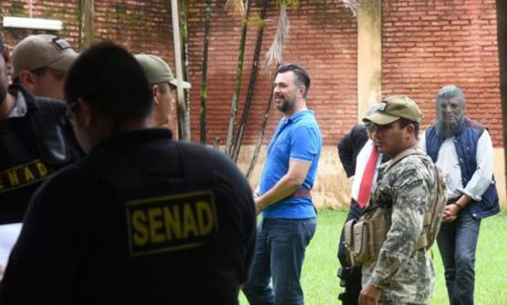 El mexicano Jimmy Wayne Galliel, custodiado por la pollicía paraguaya ayer