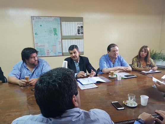 Comisión de Hacienda del Concejo recibio a Contreras