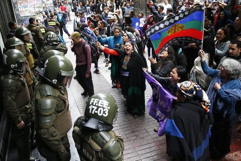 Crecen las protestas para demandar la libertad de líder espiritual mapuche Francisca Linconao