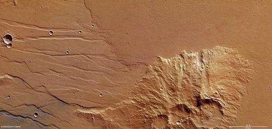 Imagen de la Agencia Espacial Europea (ESA) que muestra los extintos ríos de lava en Marte