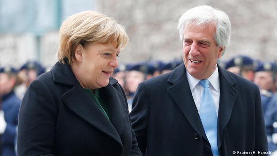 Merkel recibió a Vazquez en su gira europea