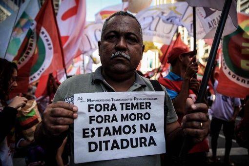 La propuesta surge cuando el expresidente Luiz Inácio Lula da Silva lidera las encuestas para ser el próximo presidente.
