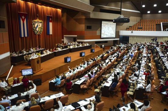 Miembros de la Asamblea Nacional cubana