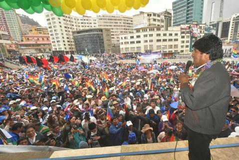 Evo Morales habla en la concentración por los 36 años de la recuperación de la democracia,