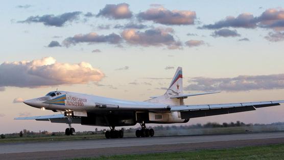 El bombardero ruso Tu-160 o Cisne Blanco, el bombardero supersónico más grande del mundo