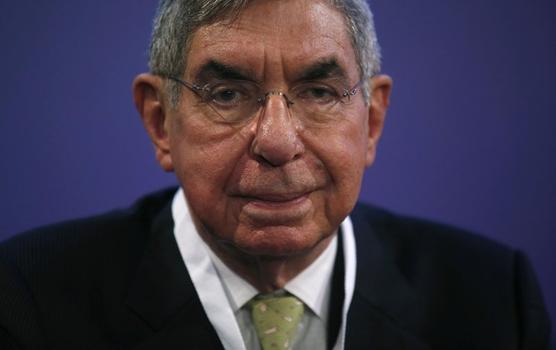 El acosador Oscar Arias