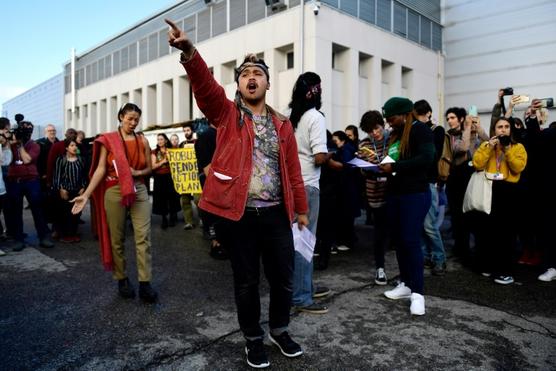 Defensores del medio ambiente protestan durante la Conferencia de la ONU sobre Cambio Climático COP25 en Madrid 