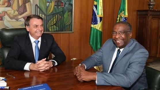 Bolsonaro y el renunciante en Educación el economista Carlos Alberto Decotelli da Silva