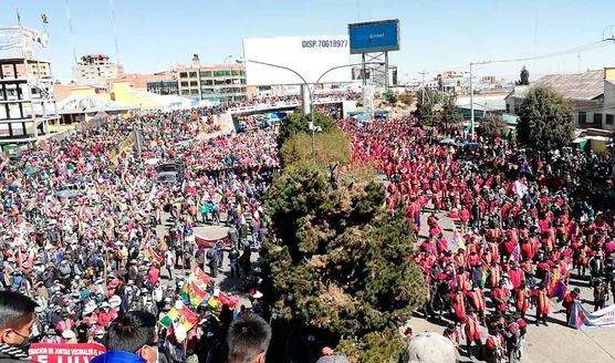 La multitudinaria concurrencia ayer en El Alto