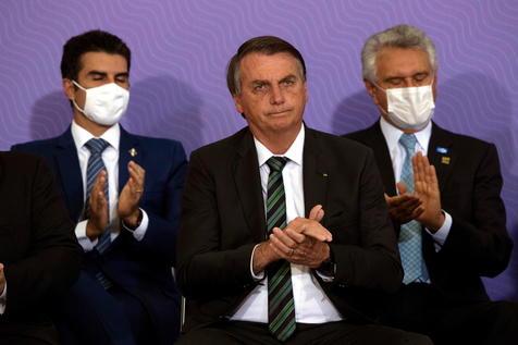 Bolsonaro también se niega al tapaboca