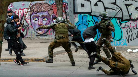 Brutal represión de carabineros a mapuches
